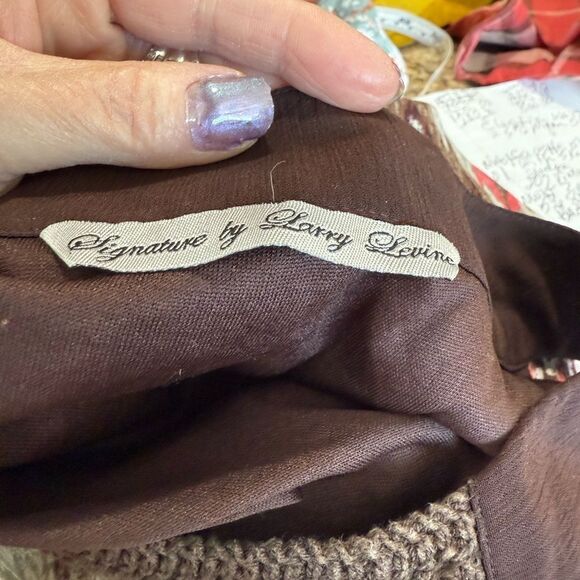 Signature by Larry Levine Small Brown Peach Sleeveless Blouse - Picture 7 of 13